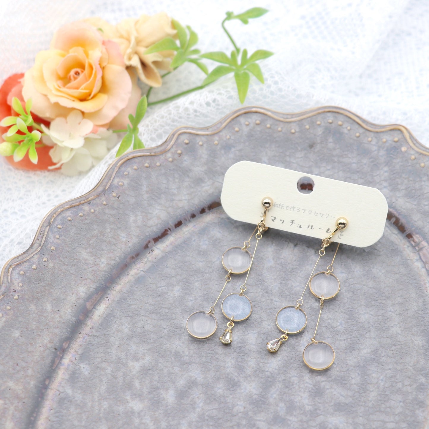 前後で揺れる水玉*美濃和紙イヤリング / ピアス 白×ブルーグレー【POPUP販売中】