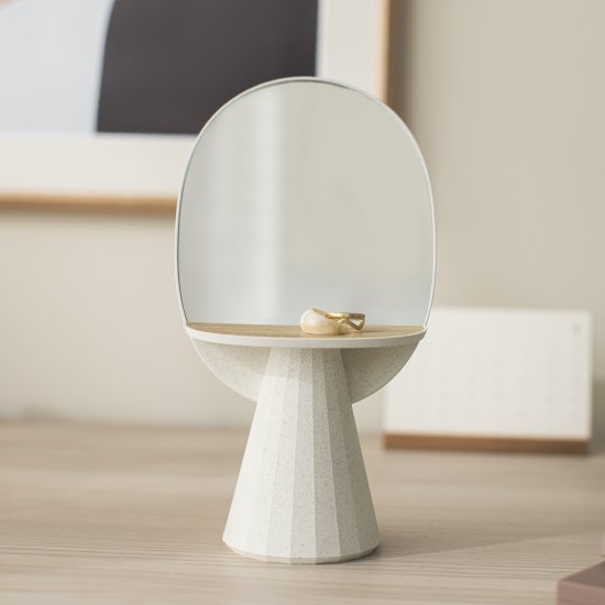 Mirror & vase