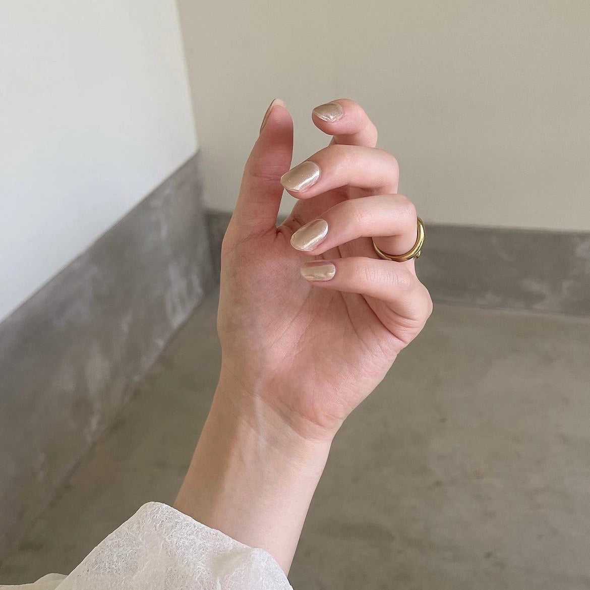 The SEMI GEL NAIL