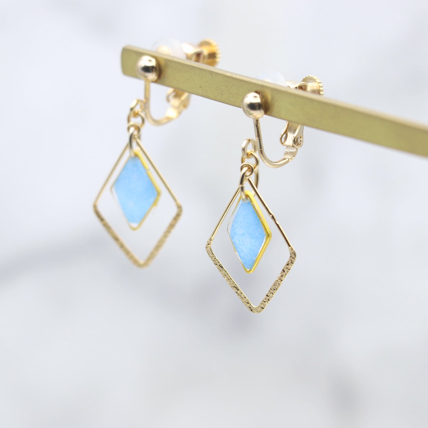ひし形とフープ*美濃和紙のイヤリング / ピアス 水色