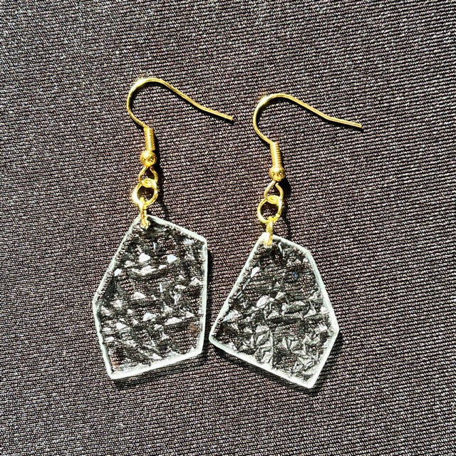 ピアス