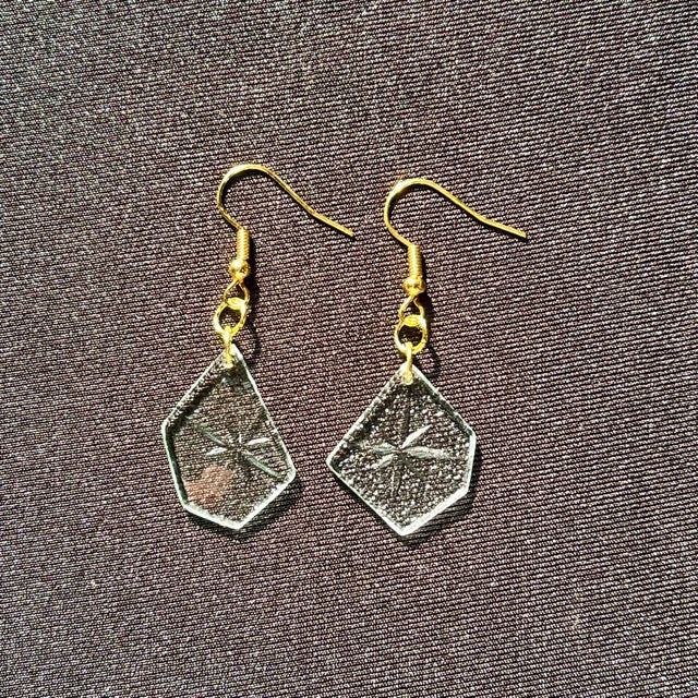 ピアス