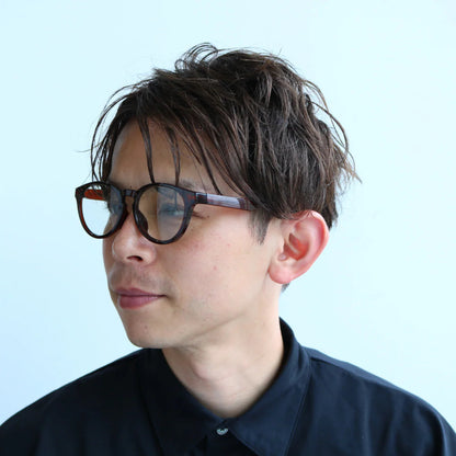 サステナブルなリーディングルーペ（眼鏡型拡大鏡）