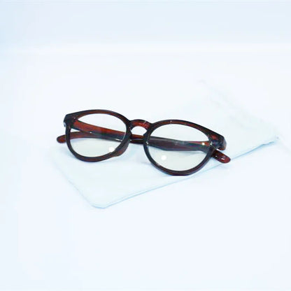 サステナブルなリーディングルーペ（眼鏡型拡大鏡）