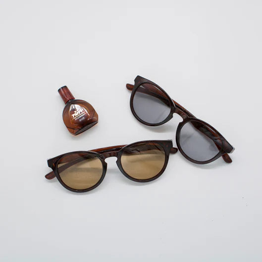 サステナブルなサングラス　ライトブラウンレンズ