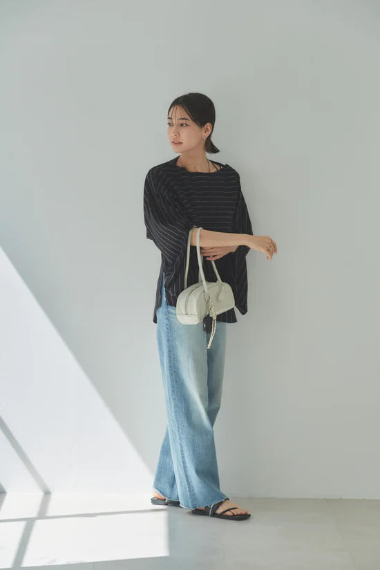 Apple Half-moon Boston Bag