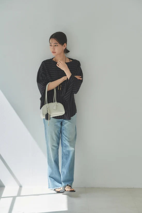 Apple Half-moon Boston Bag