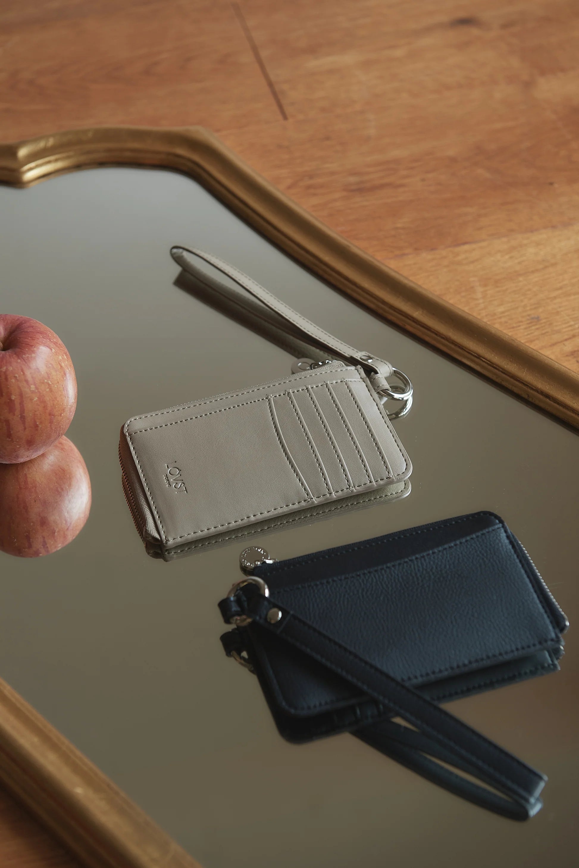 Apple Multi Wallet - LOVST TOKYO｜ethikura by エシカルな暮らし