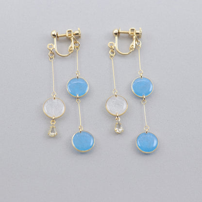 前後で揺れる水玉＊美濃和紙のイヤリング / ピアス　水色×白